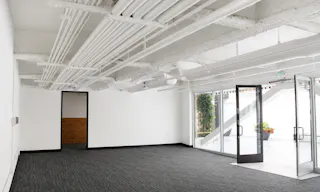 Modern Whitebox Space in Fisherman’s Wharf - Image 4