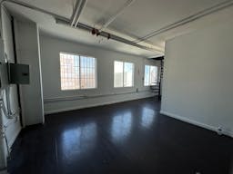 2 floor Big white open space with lights - Image 19