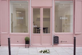 Élégante Boutique Ephémère Rose à Paris - Image 0