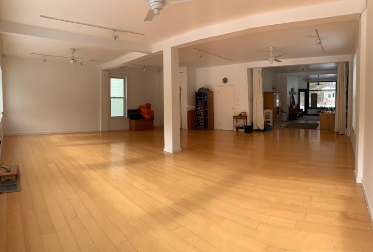 Bright and Open Hudson Valley Studio - Image 0