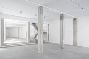 Large Showroom Rue Froissart - Image 17