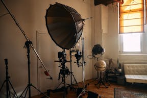 Artistic Studio with natural light and more - Image 7