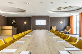 Salle de comex et showroom rue Royale (8e) - Image 2