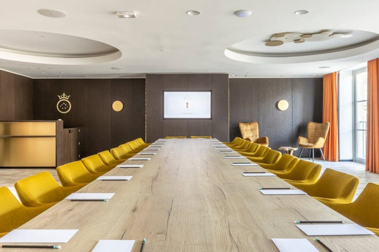 Salle de comex et showroom rue Royale (8e) - Image 2