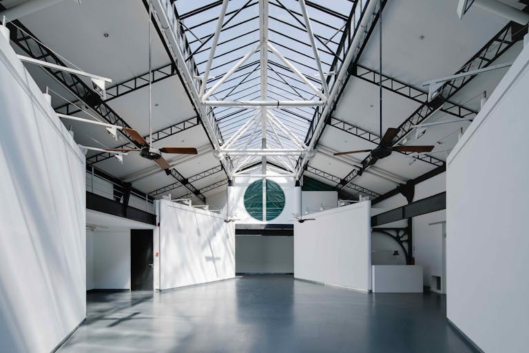 Industrial Style Space in Lively Bastille - Image 2