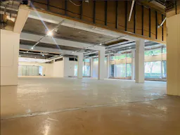 Industrial space near Eiffel Tower - Image 5