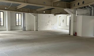 Unique space Boulevard haussmann Paris - Image 7