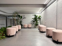 Raw Elegance: 300 sqm Industrial Open Space for Creative Projects, Showrooms and more. - Image 11