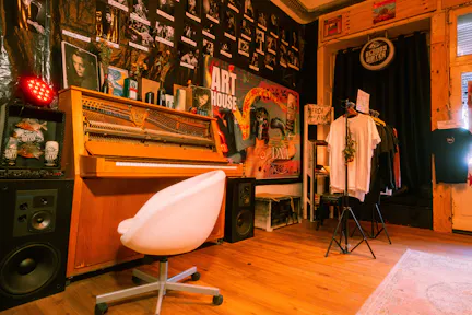 Vielseitiger Community Space in Berlin – Ideal für Pop-Ups, Showrooms, Ausstellungen & Workshops - Image 0