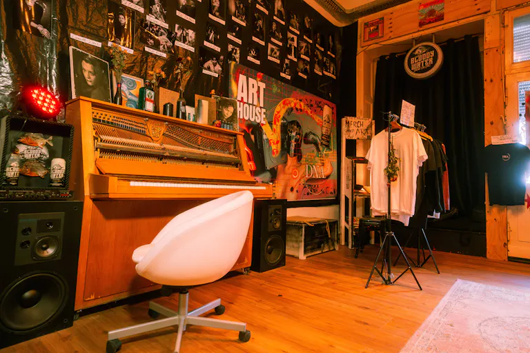 Vielseitiger Community Space in Berlin – Ideal für Pop-Ups, Showrooms, Ausstellungen & Workshops - Image 0