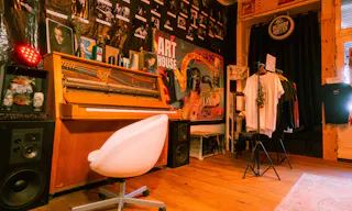 Vielseitiger Community Space in Berlin – Ideal für Pop-Ups, Showrooms, Ausstellungen & Workshops - Image 0