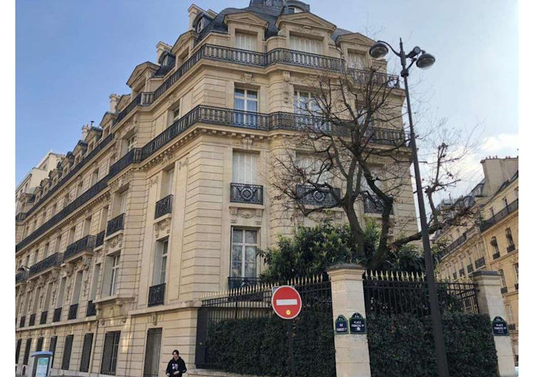 Unique Space in the Golden Triangle - Image 3