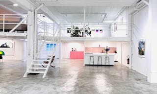 Ancien atelier devenu espace d'art au c?ur du Port de Nice - Image 1