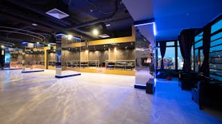 Central Venue with a Berliner Skyline View - Image 1