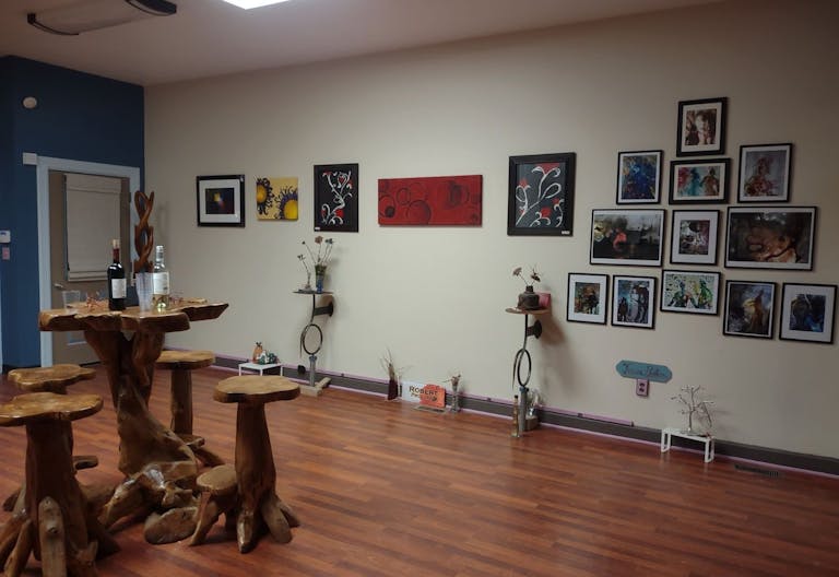 Lakeview / Roscoe Village Art Gallery Space in Chicago - Image 1