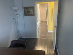 Modern Office Space in Astoria Queens ? Perfect for Meetings, Filming, or Therapy - Image 14