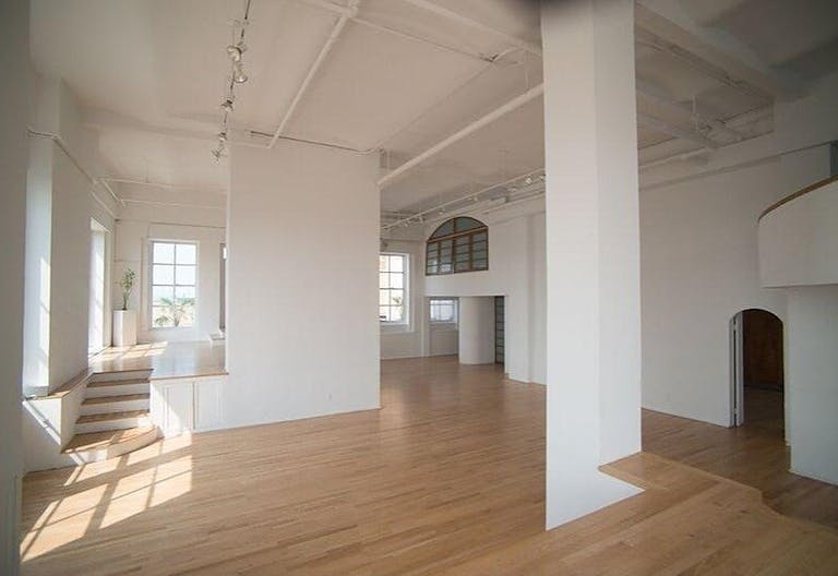 Studio Loft in West Village - Image 1