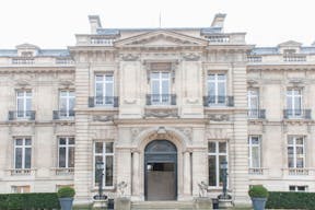 Historic Showrooms in Etoile - Image 7