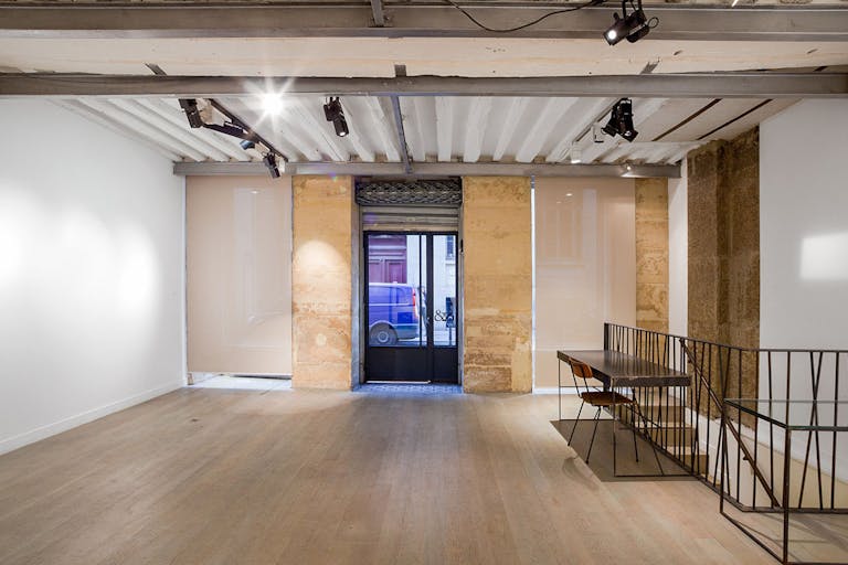 Classic Showroom in Palais Royal - Image 1