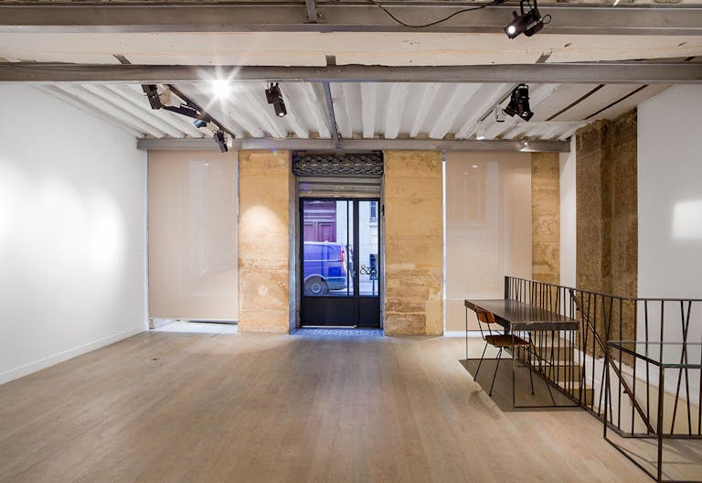 Classic Showroom in Palais Royal - Image 1