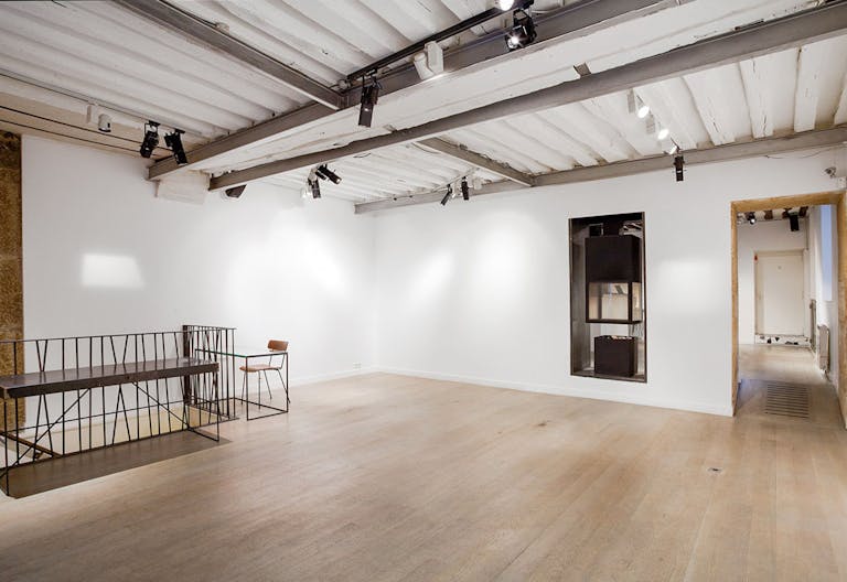 Classic Showroom in Palais Royal - Image 4