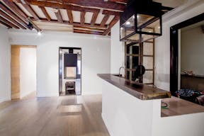 Classic Showroom in Palais Royal - Image 5