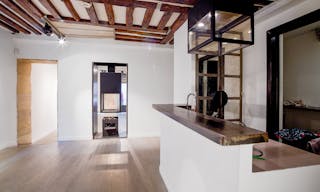 Classic Showroom in Palais Royal - Image 5