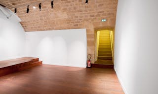 Classic Showroom in Palais Royal - Image 9