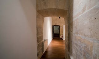 Classic Showroom in Palais Royal - Image 12