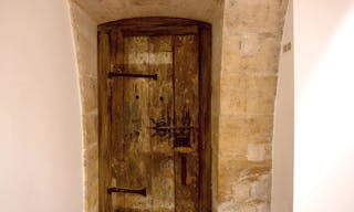 Classic Showroom in Palais Royal - Image 20