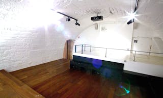 Classic Showroom in Palais Royal - Image 21