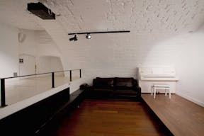 Classic Showroom in Palais Royal - Image 26