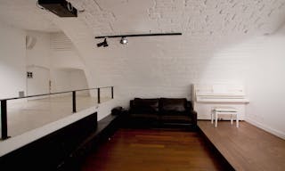 Classic Showroom in Palais Royal - Image 26