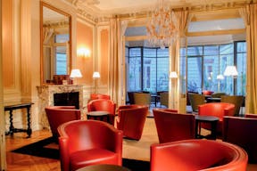 Refined Showroom Near Parc Monceau - Image 5