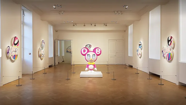 Bright & Spacious Gallery in Historical Le Marais - Image 1