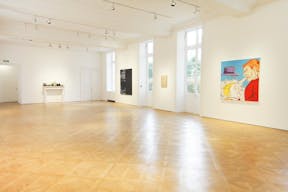 Bright & Spacious Gallery in Historical Le Marais - Image 4