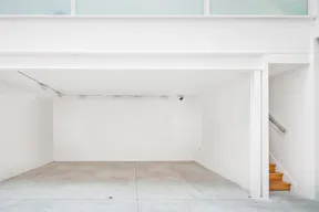 Elegant Showroom in Busy Le Marais - Image 1