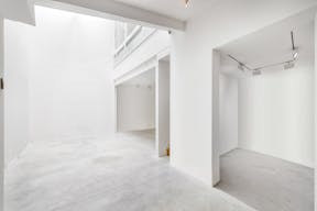 Elegant Showroom in Busy Le Marais - Image 2