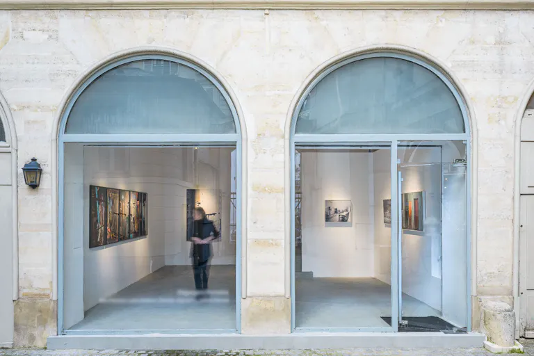 Pop-Up Showroom in Busy République - Image 4