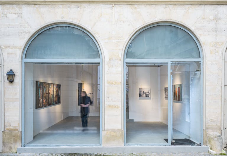 Pop-Up Showroom in Busy République - Image 4