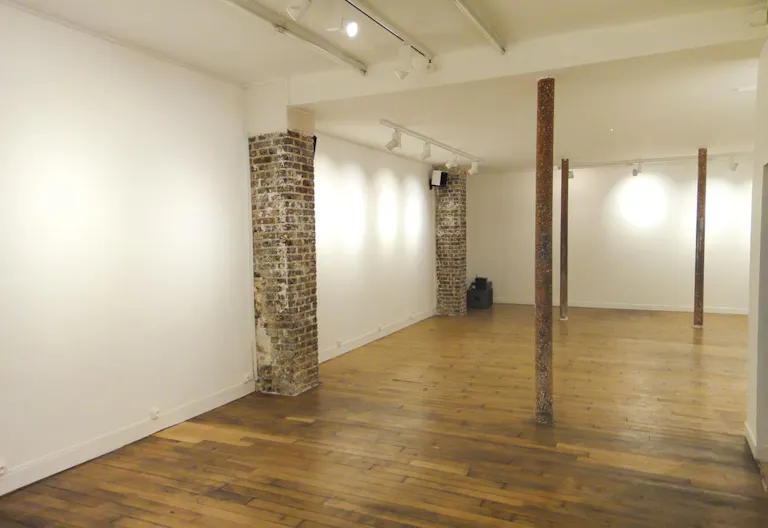 Pop-Up Shop in Busy Le Marais - Image 1
