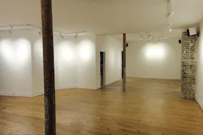 Pop-Up Shop in Busy Le Marais - Image 2