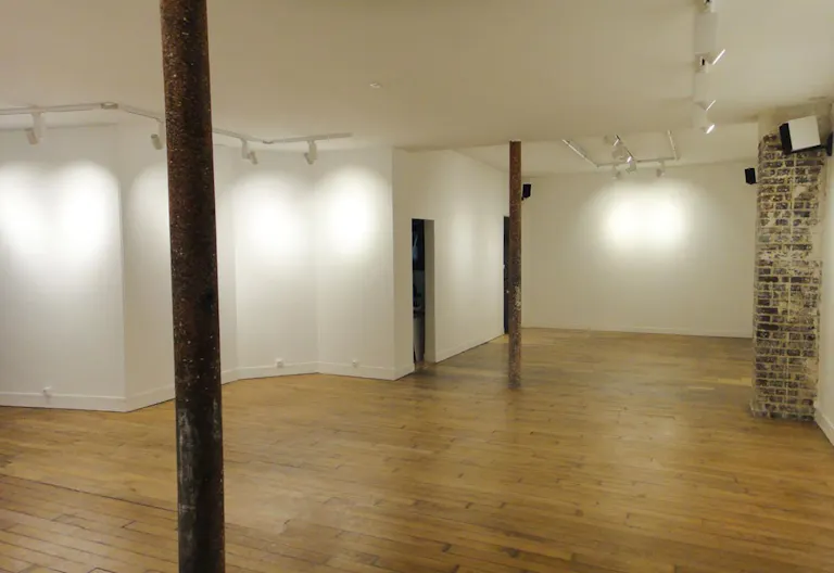 Pop-Up Shop in Busy Le Marais - Image 2