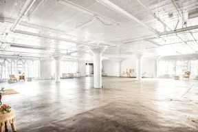 Showroom Space in Fashion District - Image 1