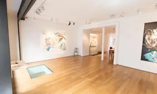 Gallery in Vibrant Beaubourg - Image 2