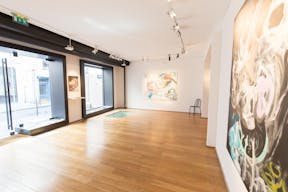 Gallery in Vibrant Beaubourg - Image 3