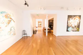 Gallery in Vibrant Beaubourg - Image 4
