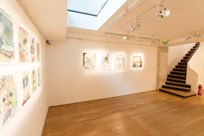 Gallery in Vibrant Beaubourg - Image 6