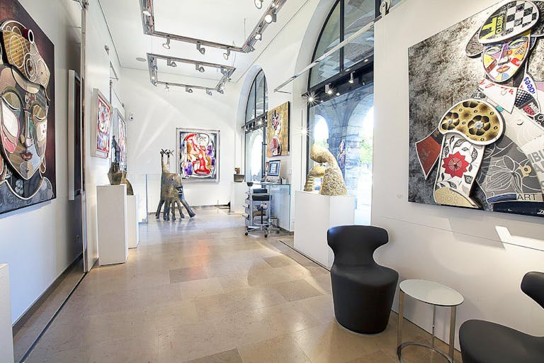 Pop-Up Gallery in Prime Le Marais - Image 0