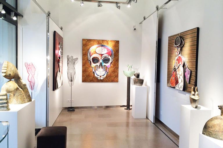 Pop-Up Gallery in Prime Le Marais - Image 1